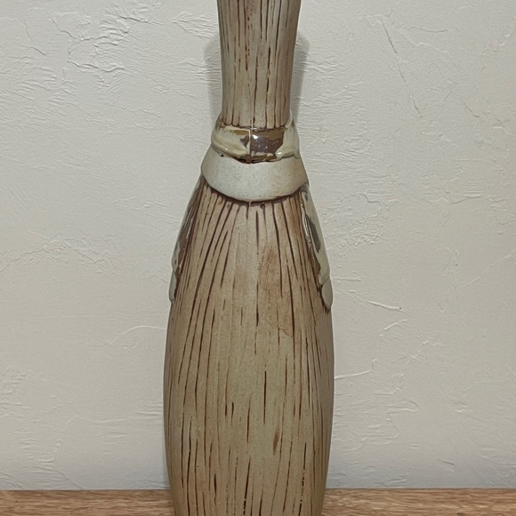 Ceramic Santa Vase 13” in beige and brown - Picture 6 of 9